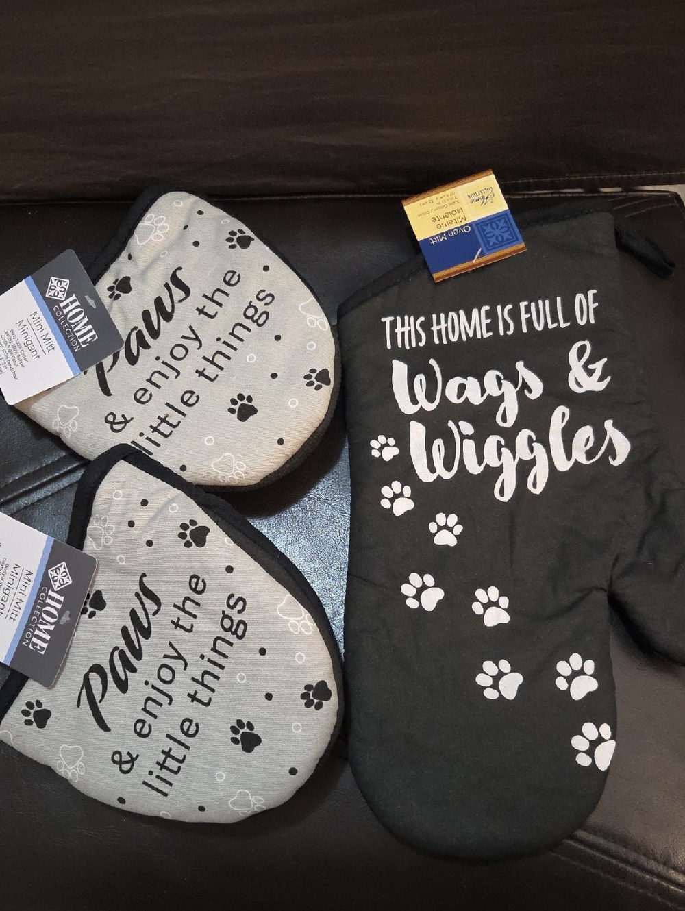 Wags & Wiggles Dog Paw 3 Piece Oven Mitt Set - Black & Gray